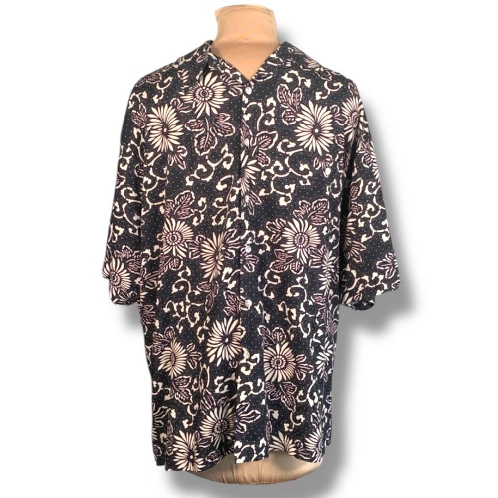 Vintage 90s Tori Richard Black Cream Floral Short Sleeve Shirt XL Made in USA